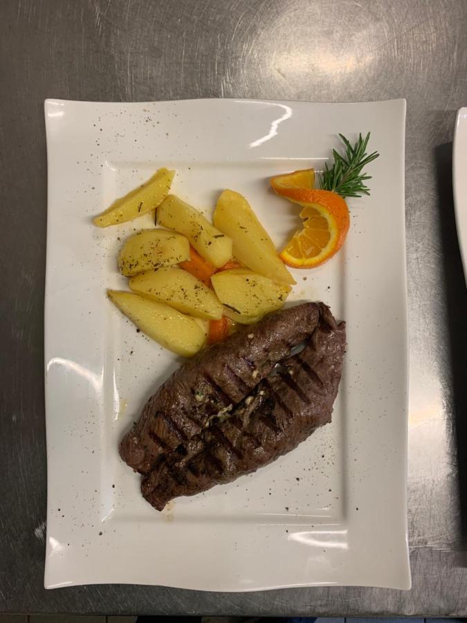 Hotel Und Restaurant Zeus Wolfsburg Eksteriør bilde